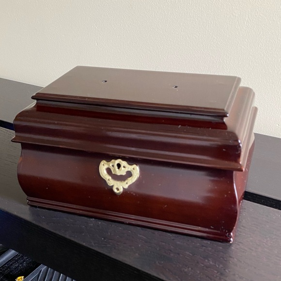 Bombay Company Mahogany Wood Red Velvet Lined Jewellery Box - Picture 5 of 15